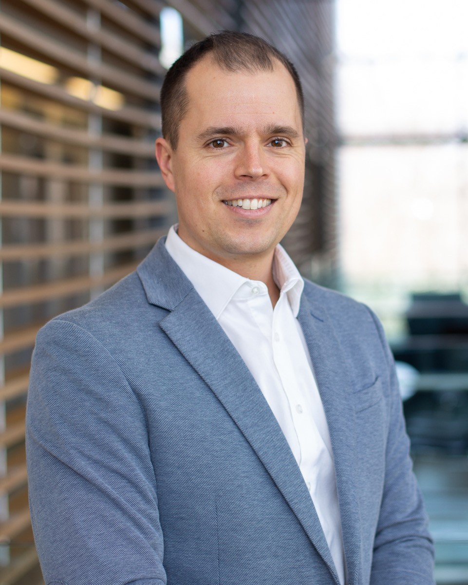 Dr. Adam Szulewski headshot