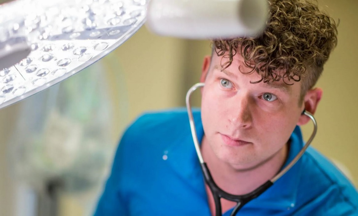 Dr Blair Bigham